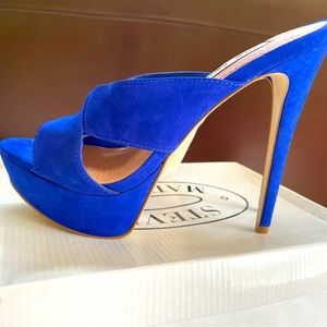 SOLD.  EUC Sexy Blue Suede Platform Stilettos by Steve Madden